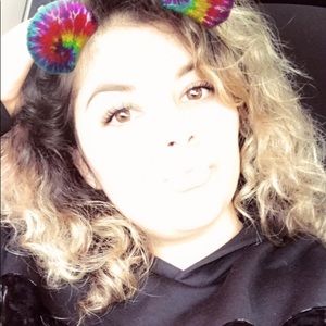 Meet your Posher, Yesenia